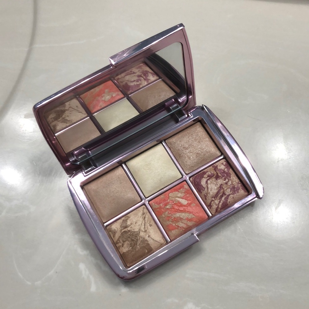 Hourglass Ambient Lighting Edit Volume 4